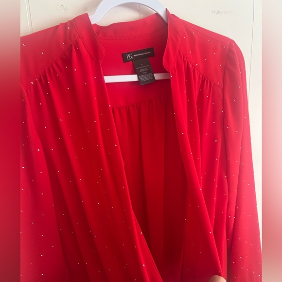 INC, size 4, red sparkly, v neck, criss cross long sleeve blouse, light weight - Picture 5 of 9
